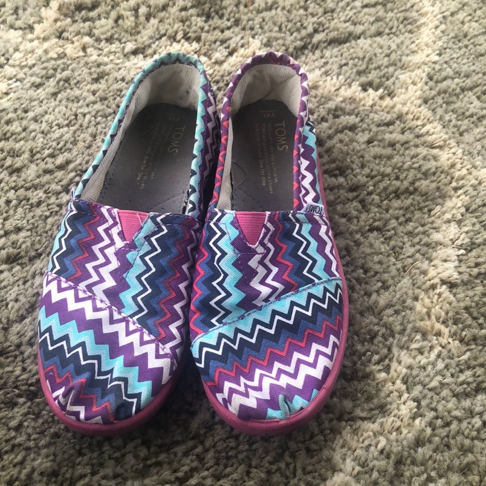 Toms - Picture 1 of 4